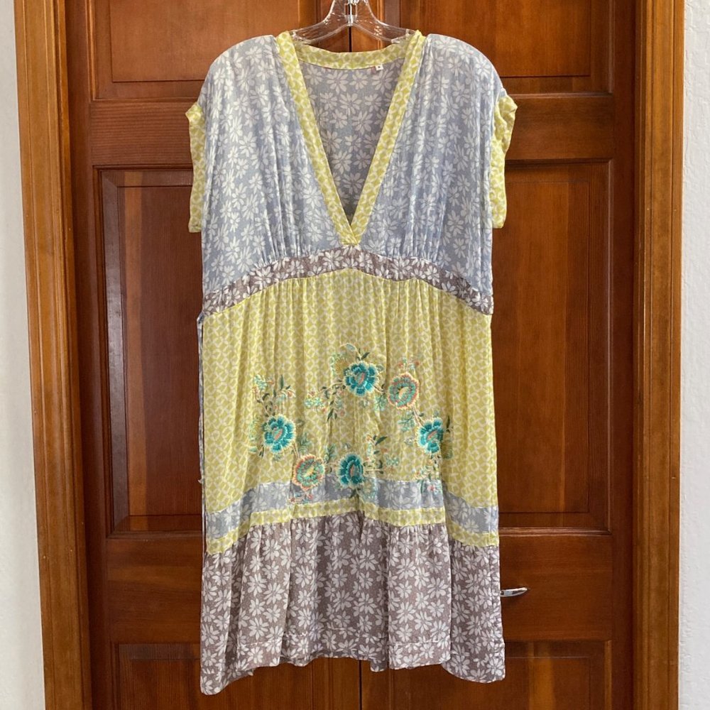 Johnny Was Floral Print Dress Embroidered flowers - Small  - string tie waist